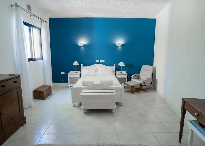 Villa Aya - 2 Bedroom With Shared Pool *