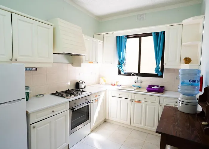 Aya - 2 Bedroom With Shared Pool *