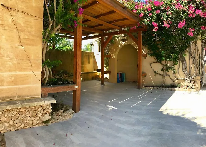 Aya - 2 Bedroom With Shared Pool