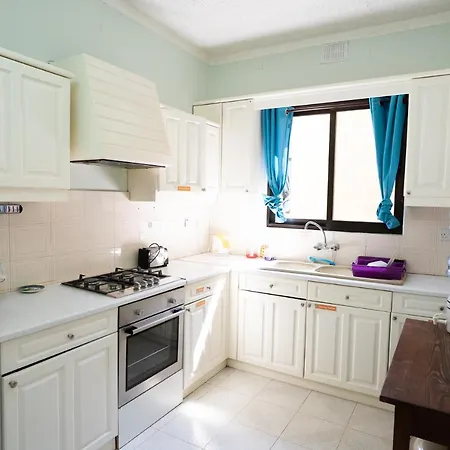 Aya - 2 Bedroom With Shared Pool *