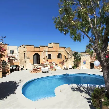 Villa Aya - 2 Bedroom With Shared Pool *