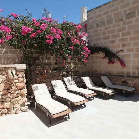 Aya - 2 Bedroom With Shared Pool *