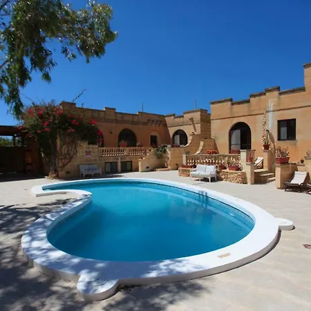 Aya - 2 Bedroom With Shared Pool *